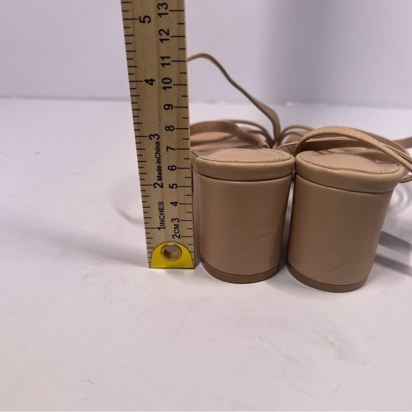 Berness Women's Tan Strappy Heels Size 6 - Picture 5 of 7